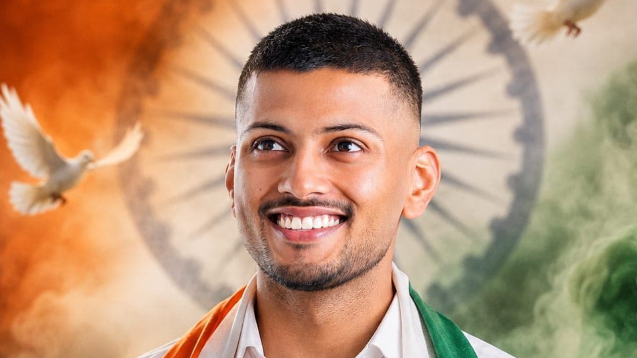 Independence Day Ashoka Chakra portrait AI prompt – Indian tricolor patriotic portrait